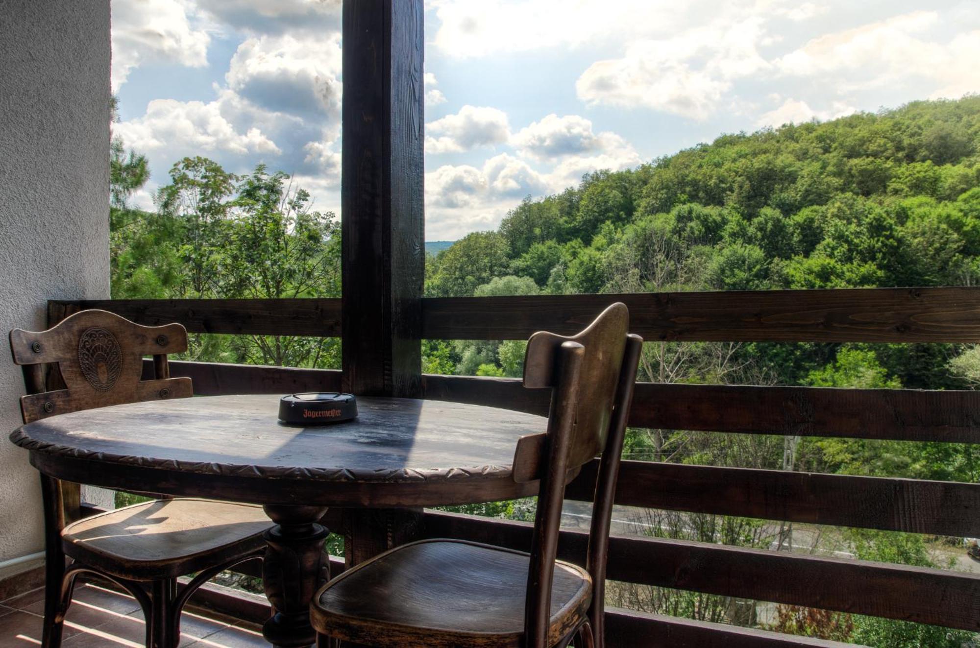 Pensiune-Restaurant Tara Luanei Серата-Монтеору Номер фото