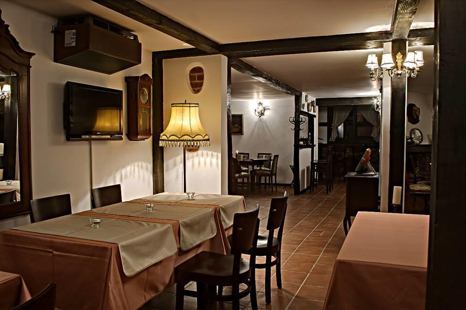 Pensiune-Restaurant Tara Luanei Серата-Монтеору Екстер'єр фото